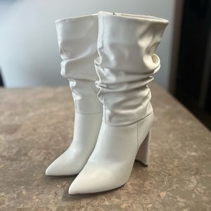 Just Fab Sydney Rae white scrunch boot